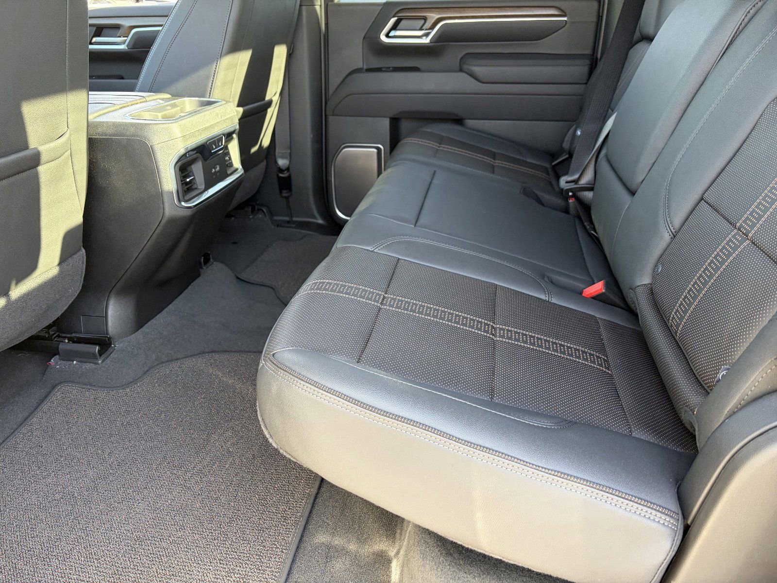 2025 Chevrolet Silverado 3500HD High Country - Photo 18