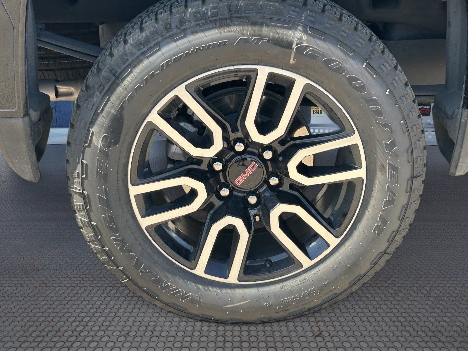 2025 GMC Sierra 1500 AT4 - Photo 10