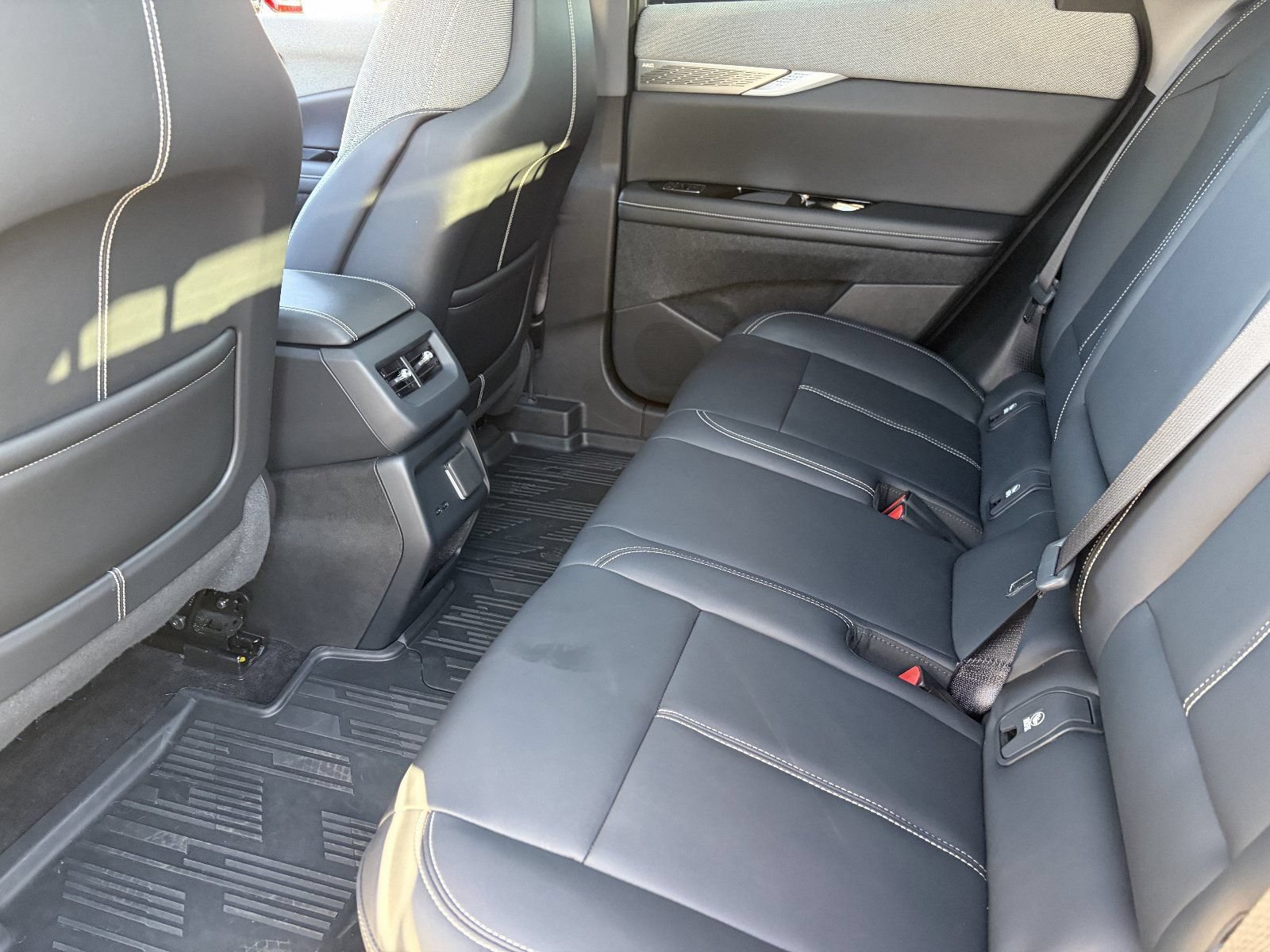 2025 Cadillac OPTIQ Sport 1 - Photo 18