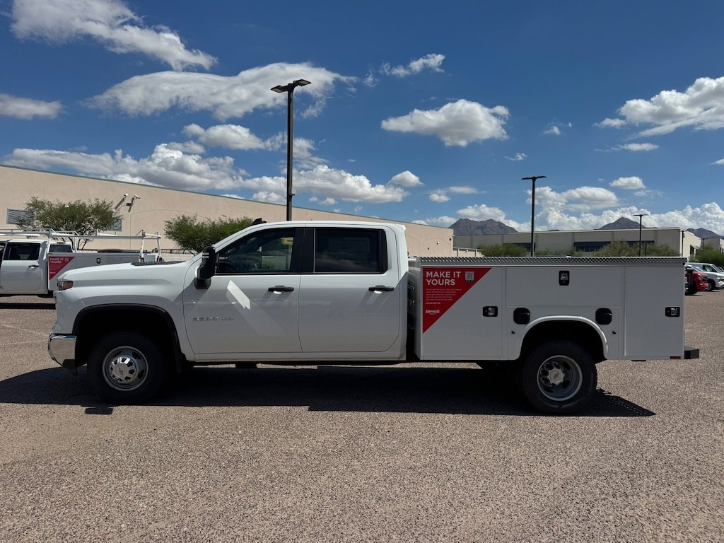 New 2024 Chevrolet Silverado 3500 HD Chassis Cab Work Truck Truck Crew Cab