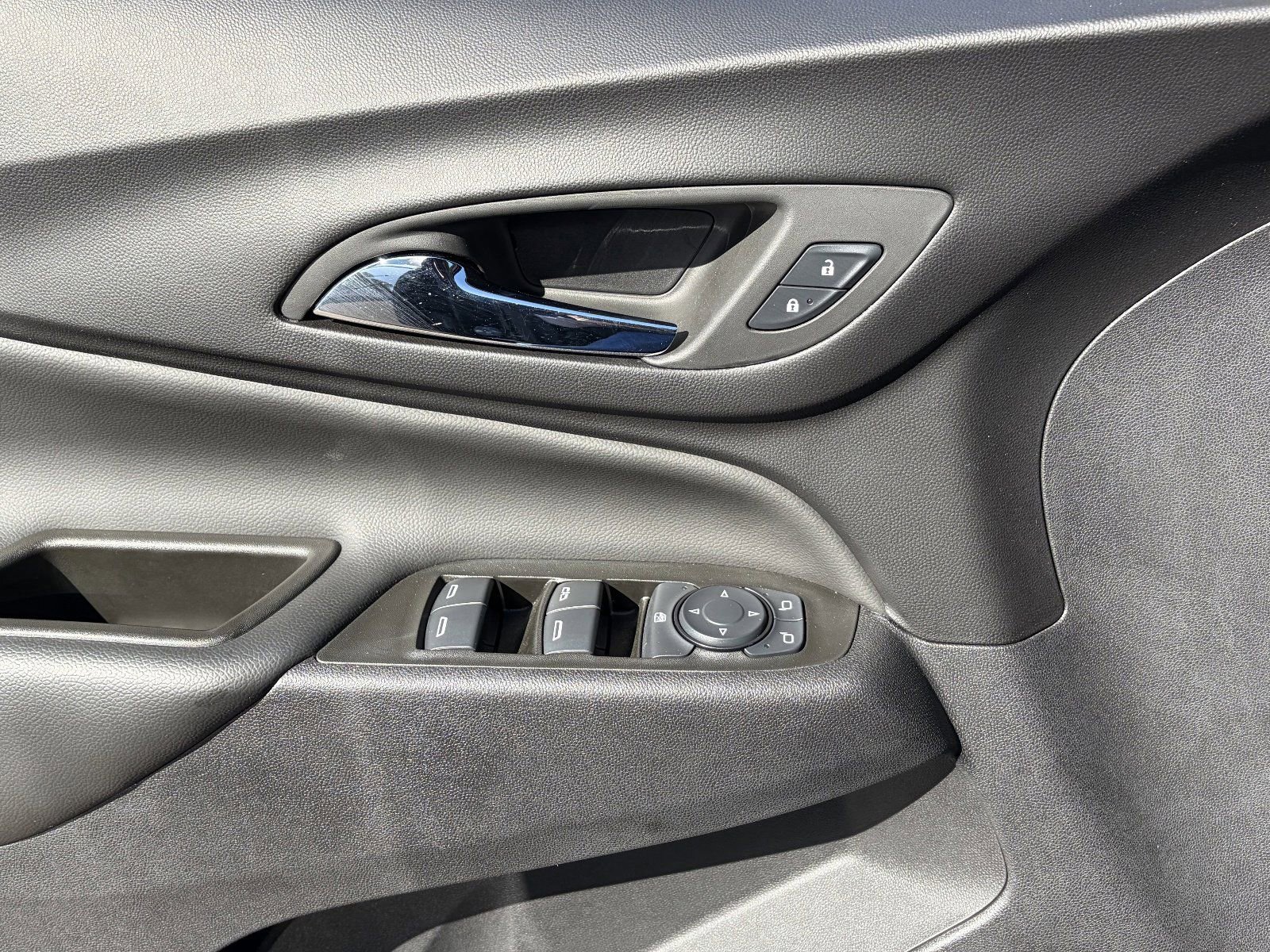 2024 Chevrolet Equinox LT - Photo 22