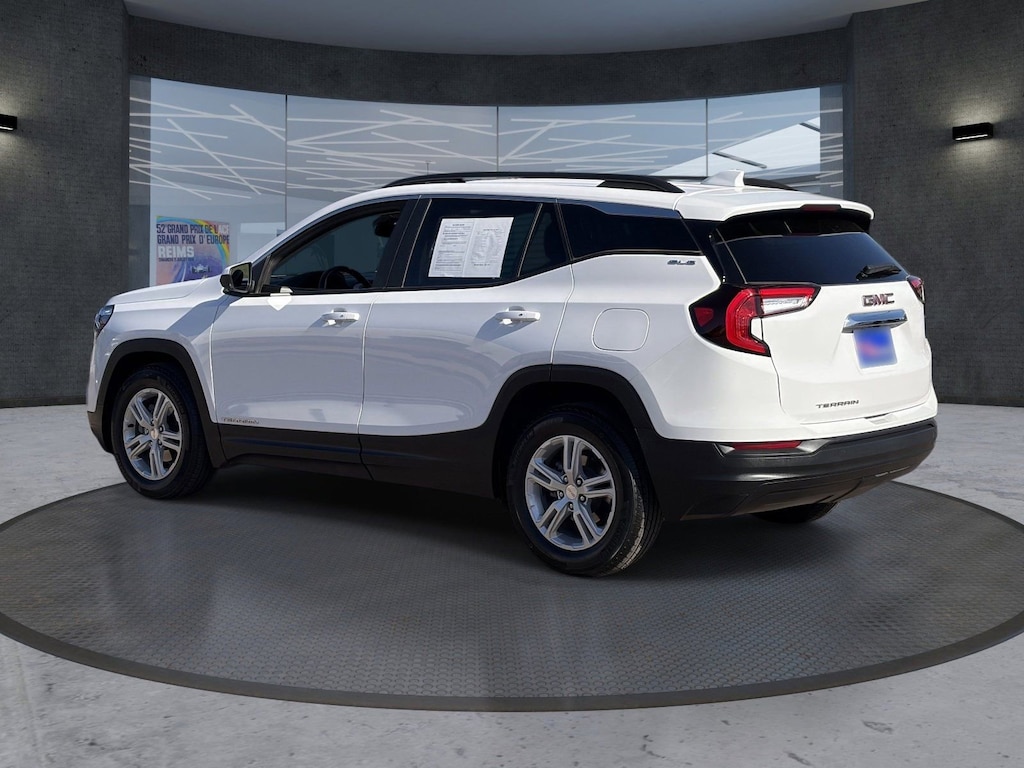 Used 2024 GMC Terrain SLE SUV