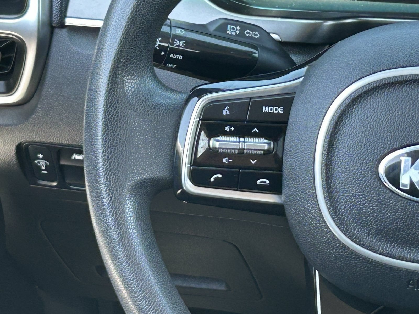 2021 Kia Sorento LX - Photo 21