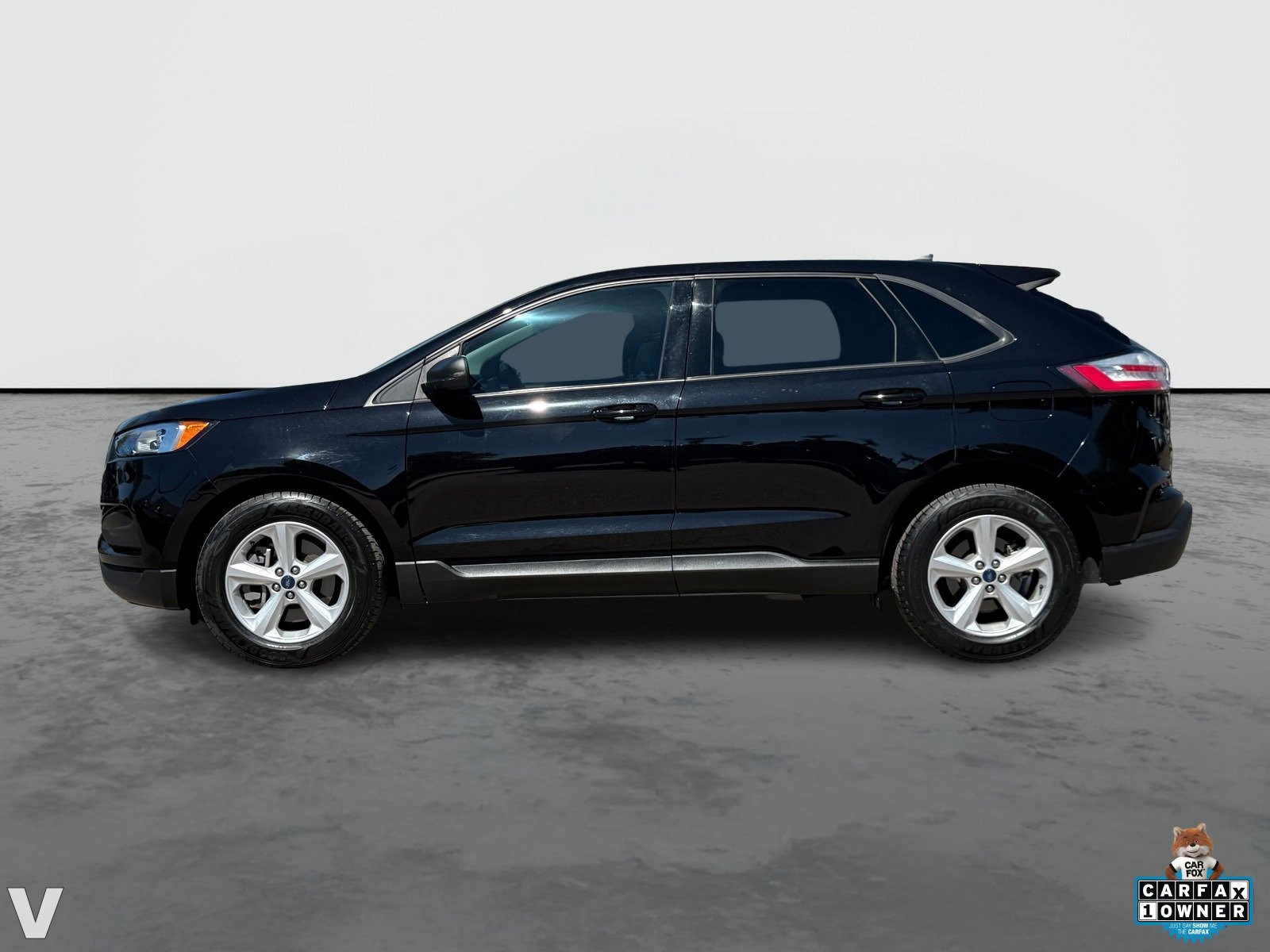 2021 Ford Edge SE photo 2