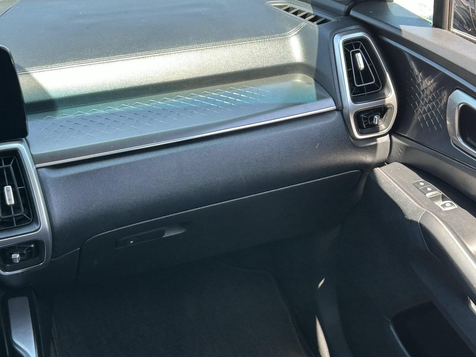2021 Kia Sorento LX - Photo 19