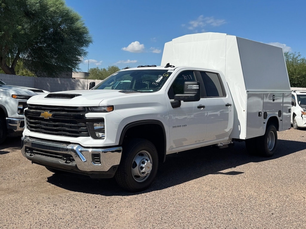 New 2025 Chevrolet Silverado 3500 HD Chassis Cab Work Truck Truck Crew Cab