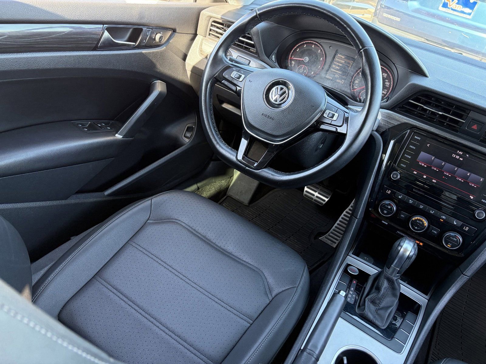 2020 Volkswagen Passat R-Line - Photo 15