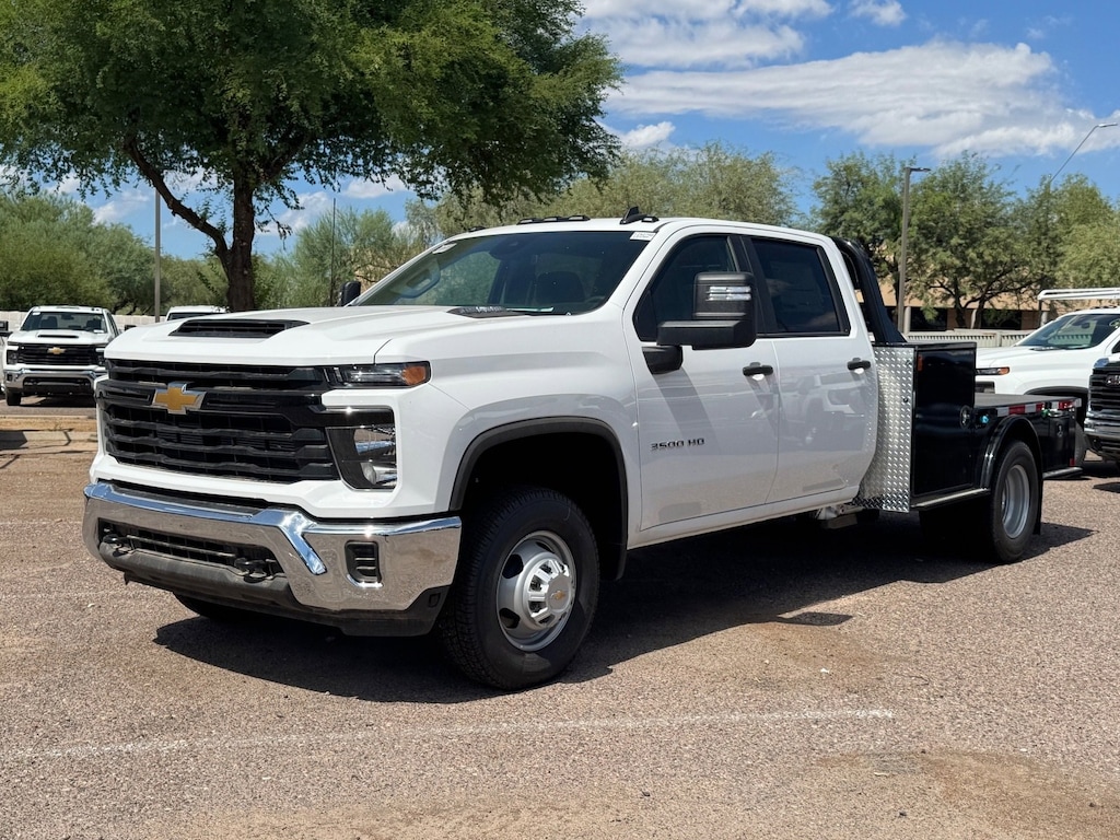 New 2025 Chevrolet Silverado 3500 HD Chassis Cab Work Truck Truck Crew Cab