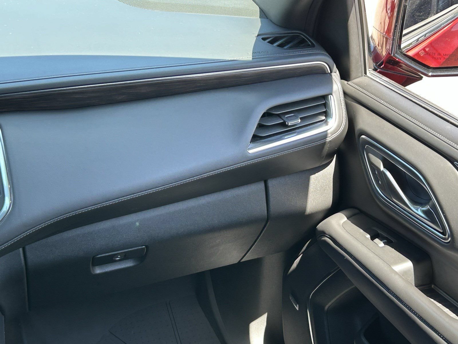 2024 Chevrolet Suburban LT - Photo 20