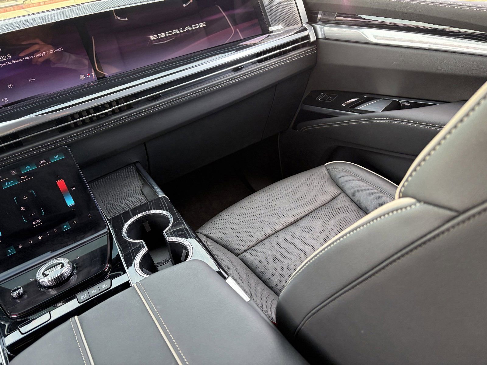2026 Cadillac Escalade ESV Sport - Photo 17