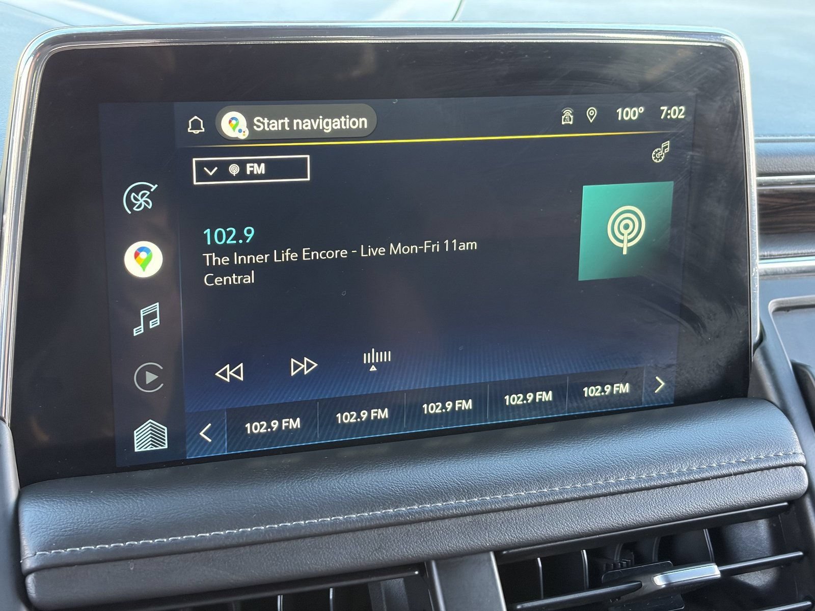 2022 Chevrolet Suburban Z71 - Photo 27