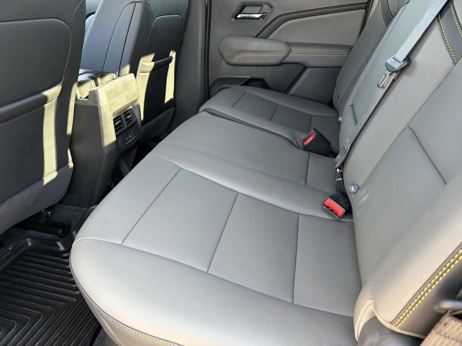2025 Chevrolet Colorado ZR2 - Photo 18