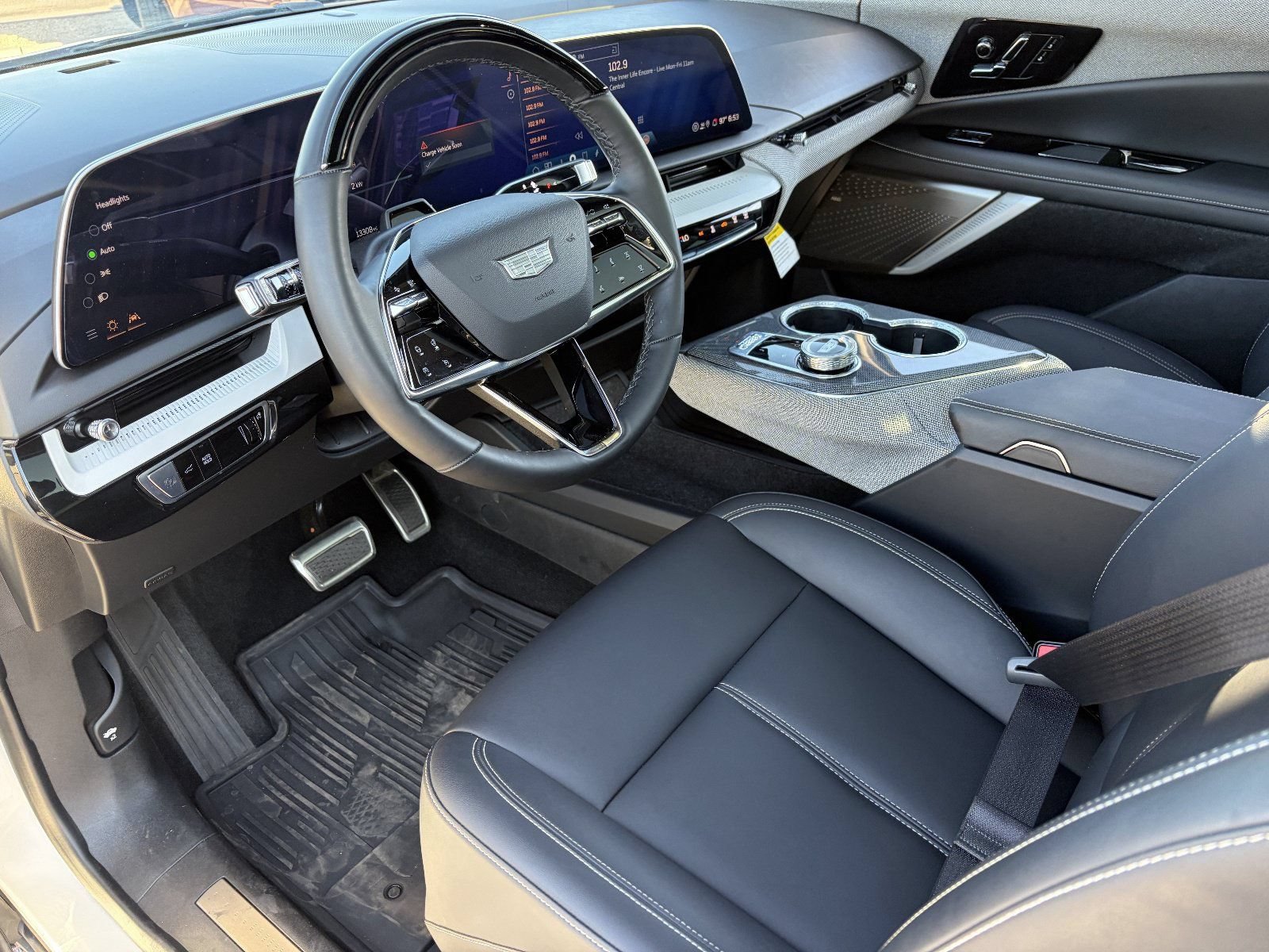 2025 Cadillac OPTIQ Sport 1 - Photo 19
