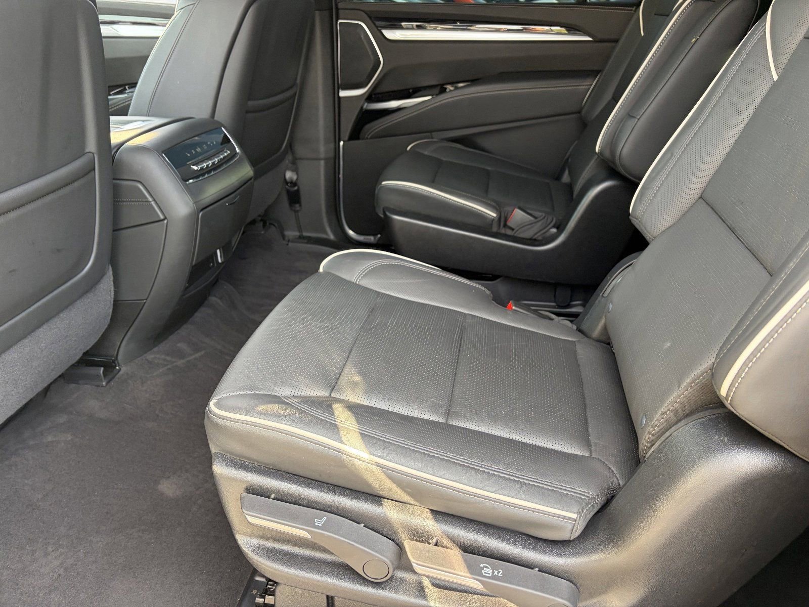 2026 Cadillac Escalade ESV Sport - Photo 18