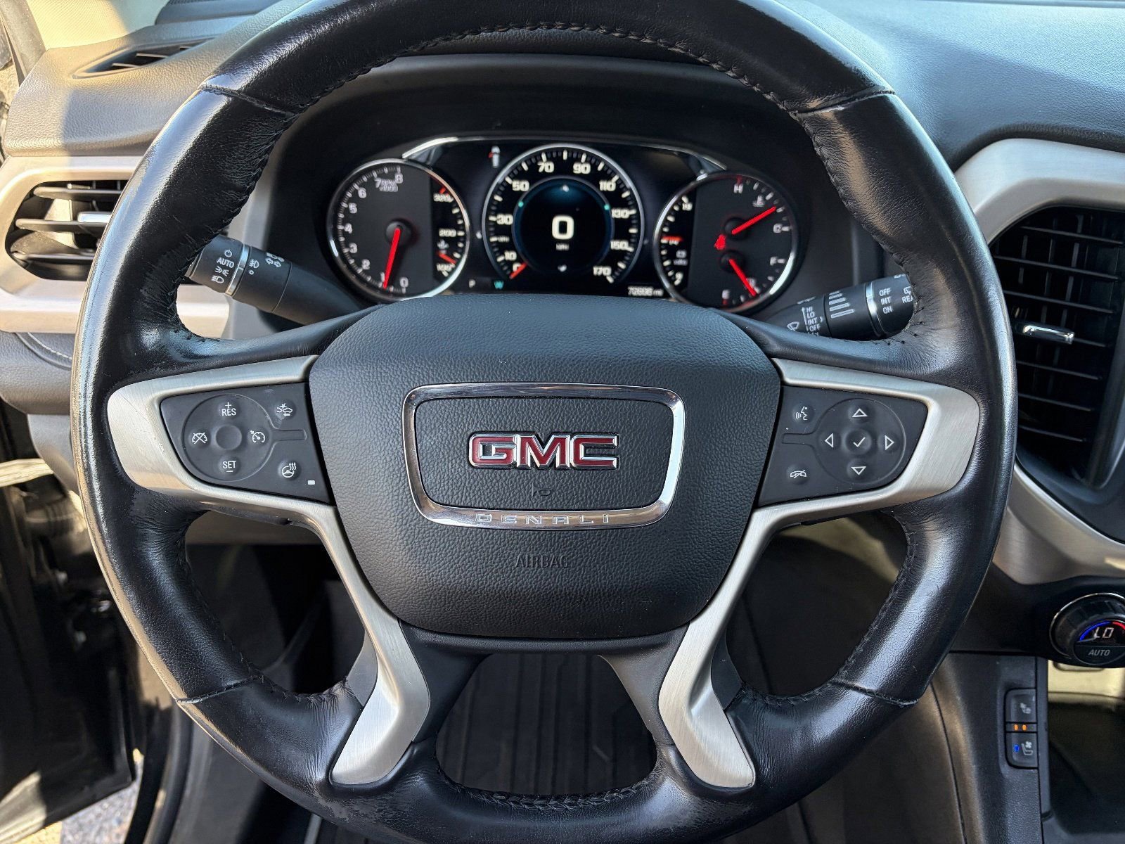 2019 GMC Acadia Denali - Photo 24