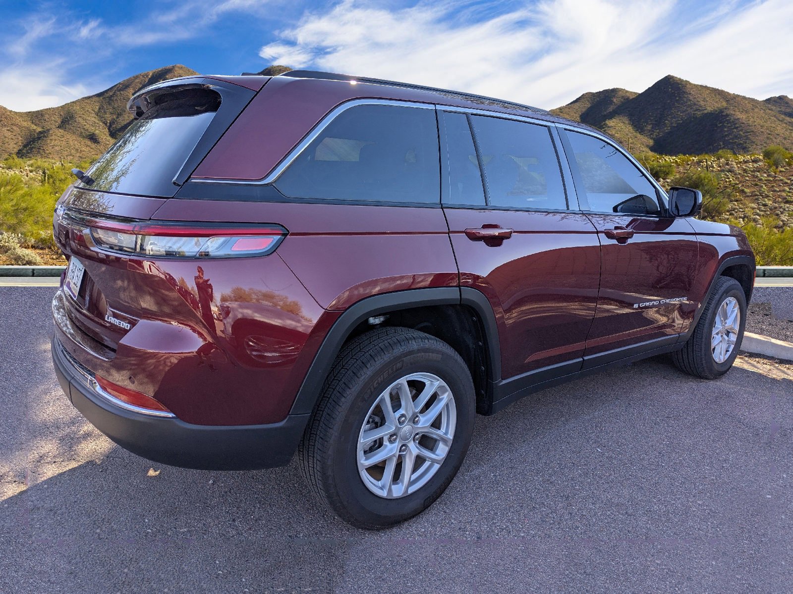 2025 Jeep Grand Cherokee Laredo X photo 4