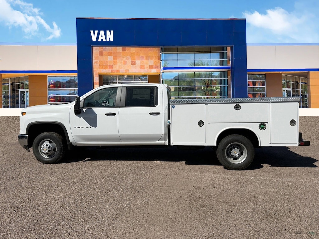 New 2025 Chevrolet Silverado 3500 HD Chassis Cab Work Truck Truck Crew Cab