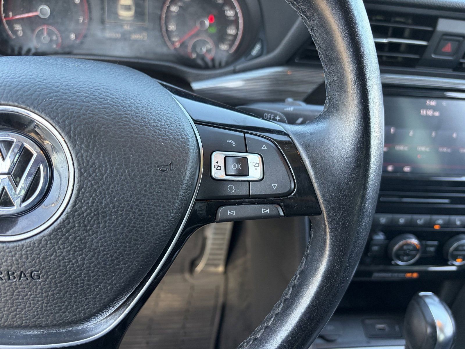 2020 Volkswagen Passat R-Line - Photo 26