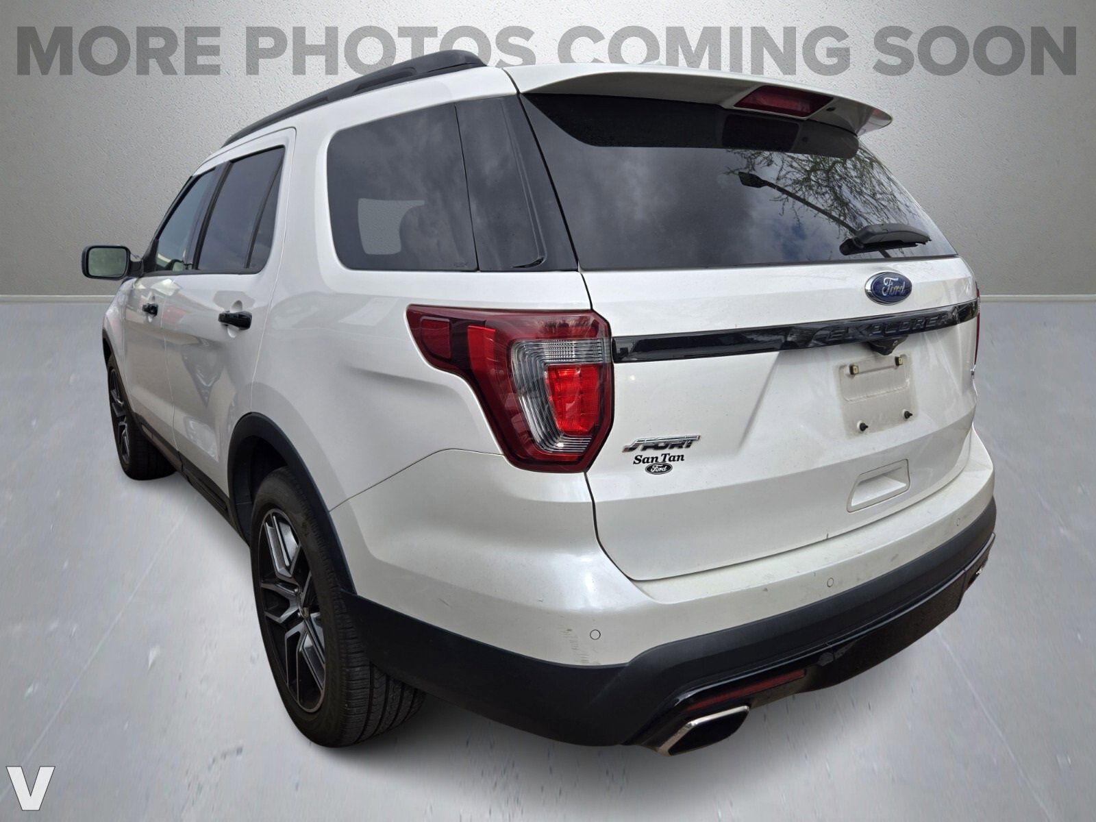 2017 Ford Explorer Sport photo 2