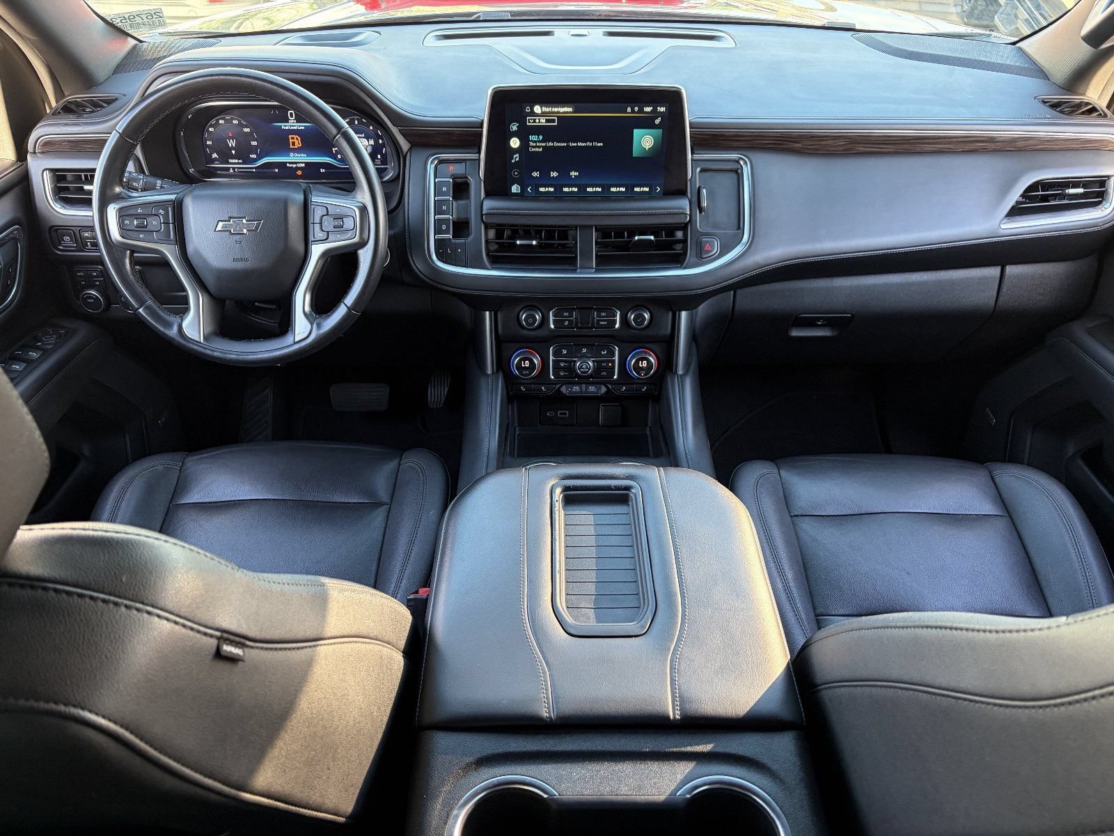2022 Chevrolet Suburban Z71 - Photo 16