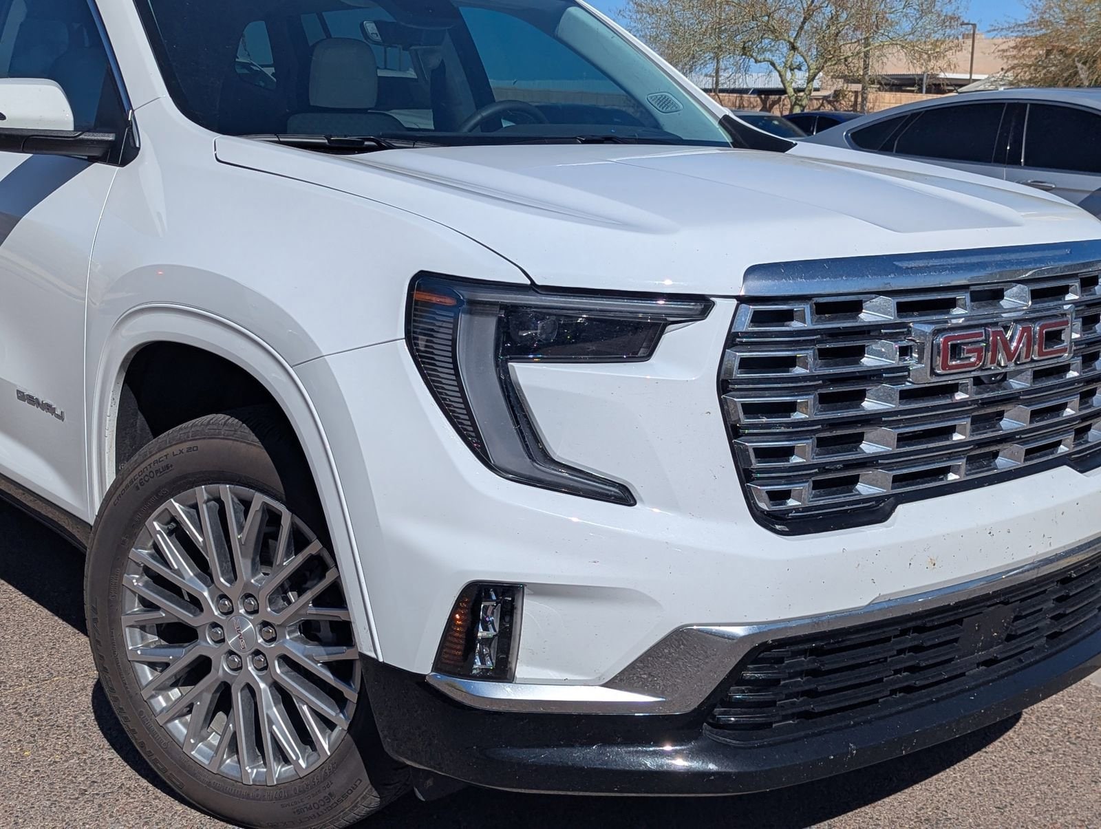 View vehicle photo 4