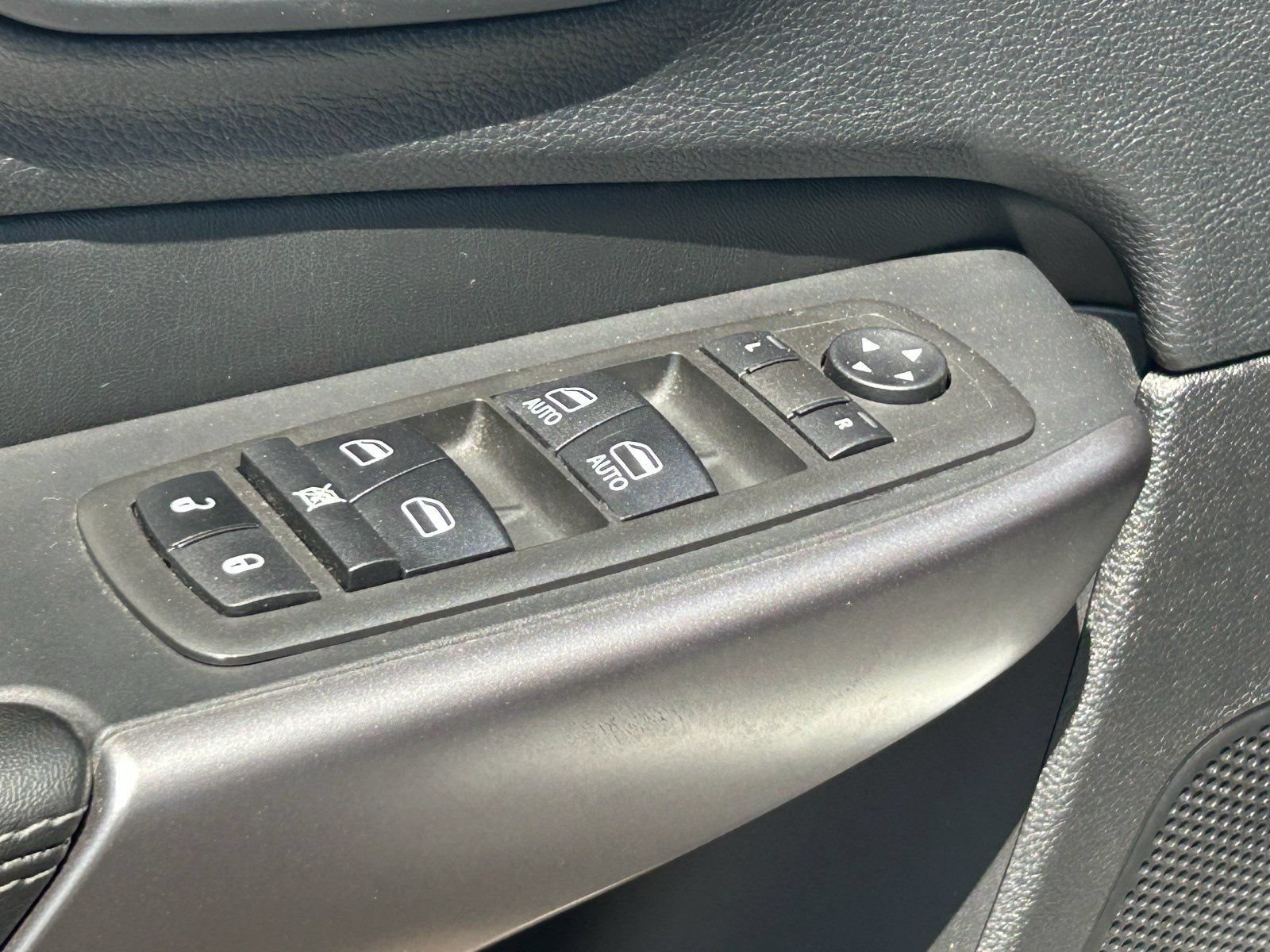 2021 Jeep Cherokee Latitude Lux - Photo 27
