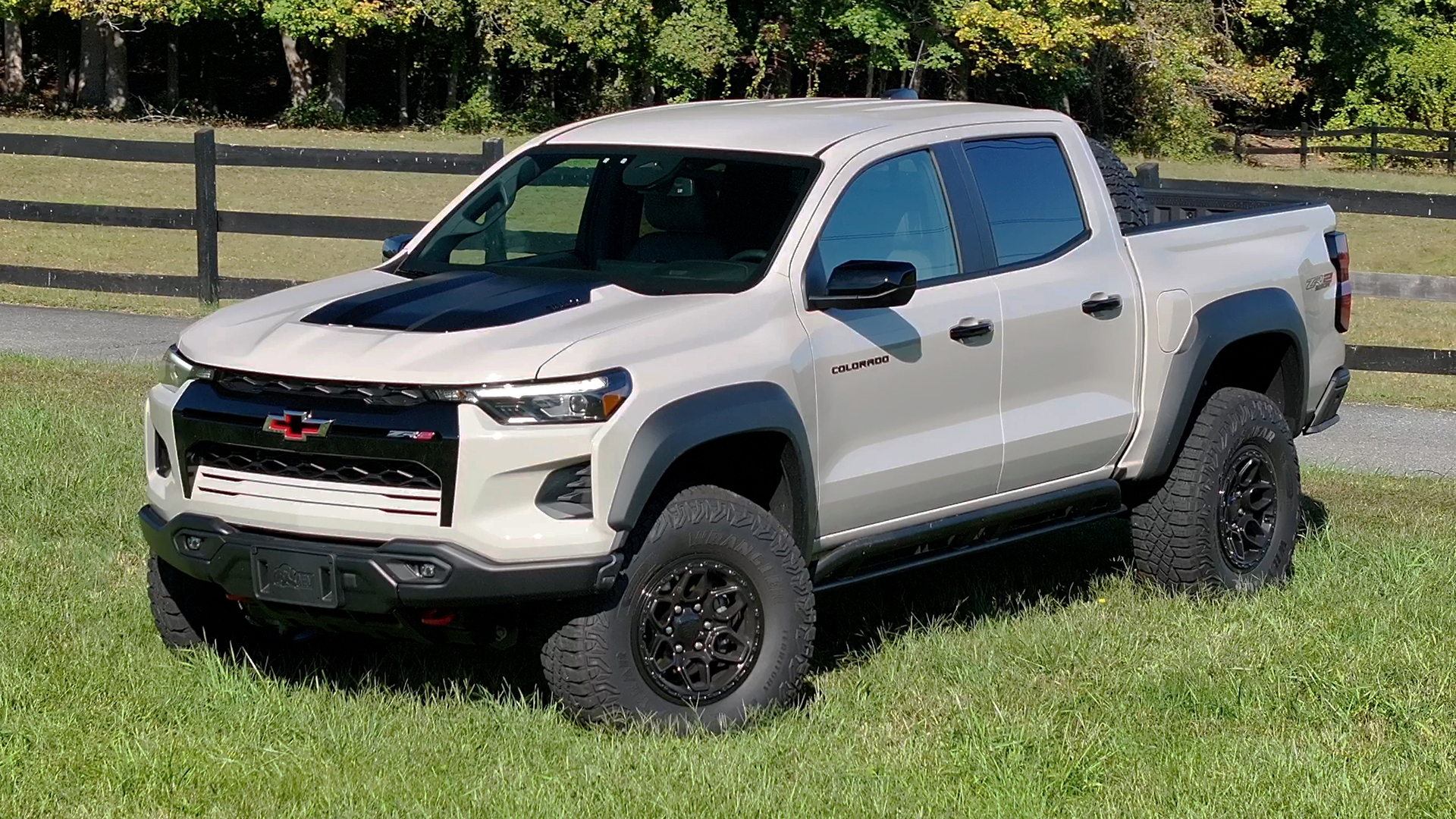 2026%20Chevy%20Colorado%20ZR2.jpg