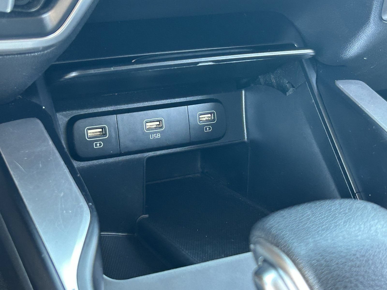 2021 Kia Sorento LX - Photo 32