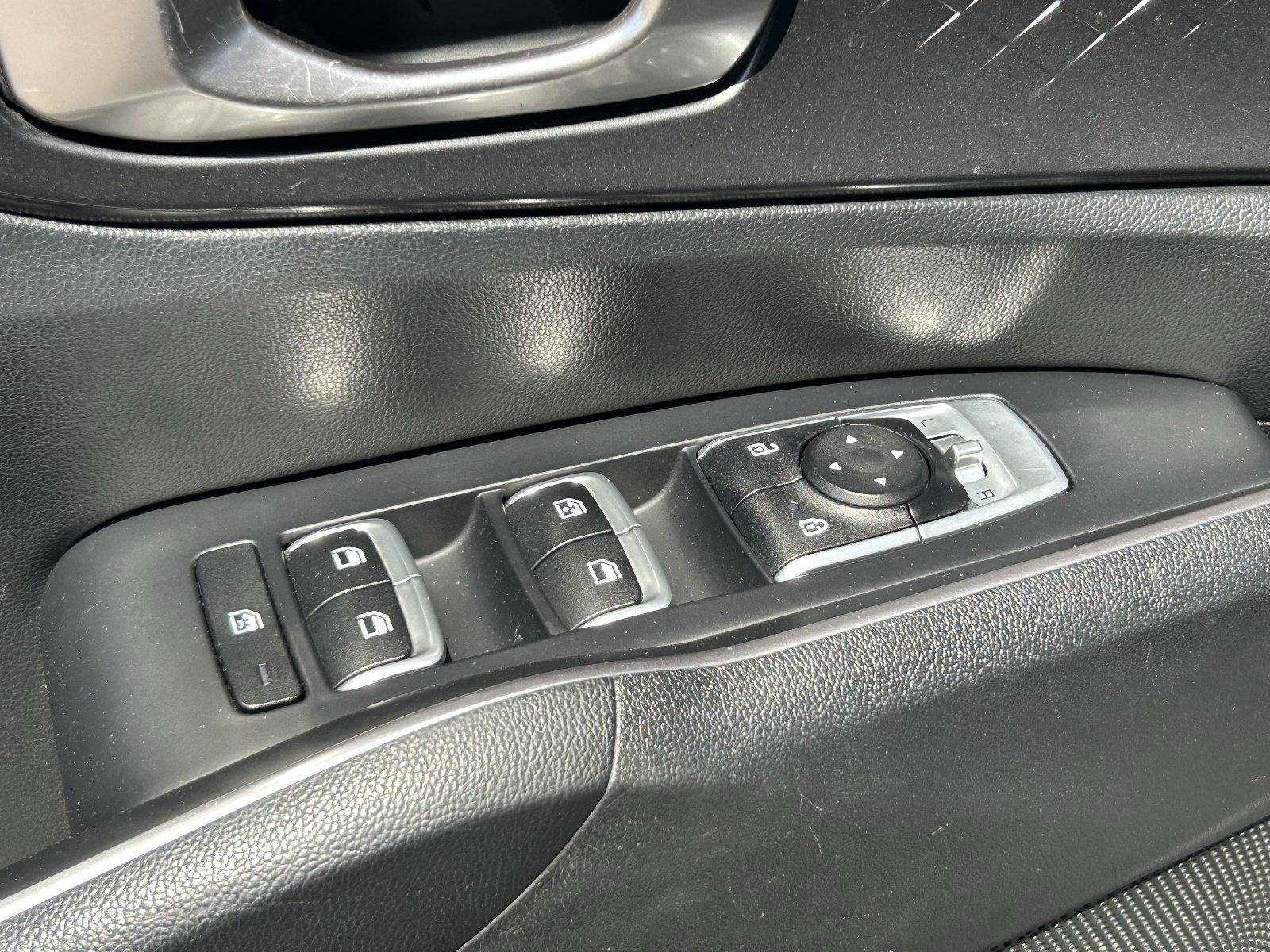 2021 Kia Sorento LX - Photo 27