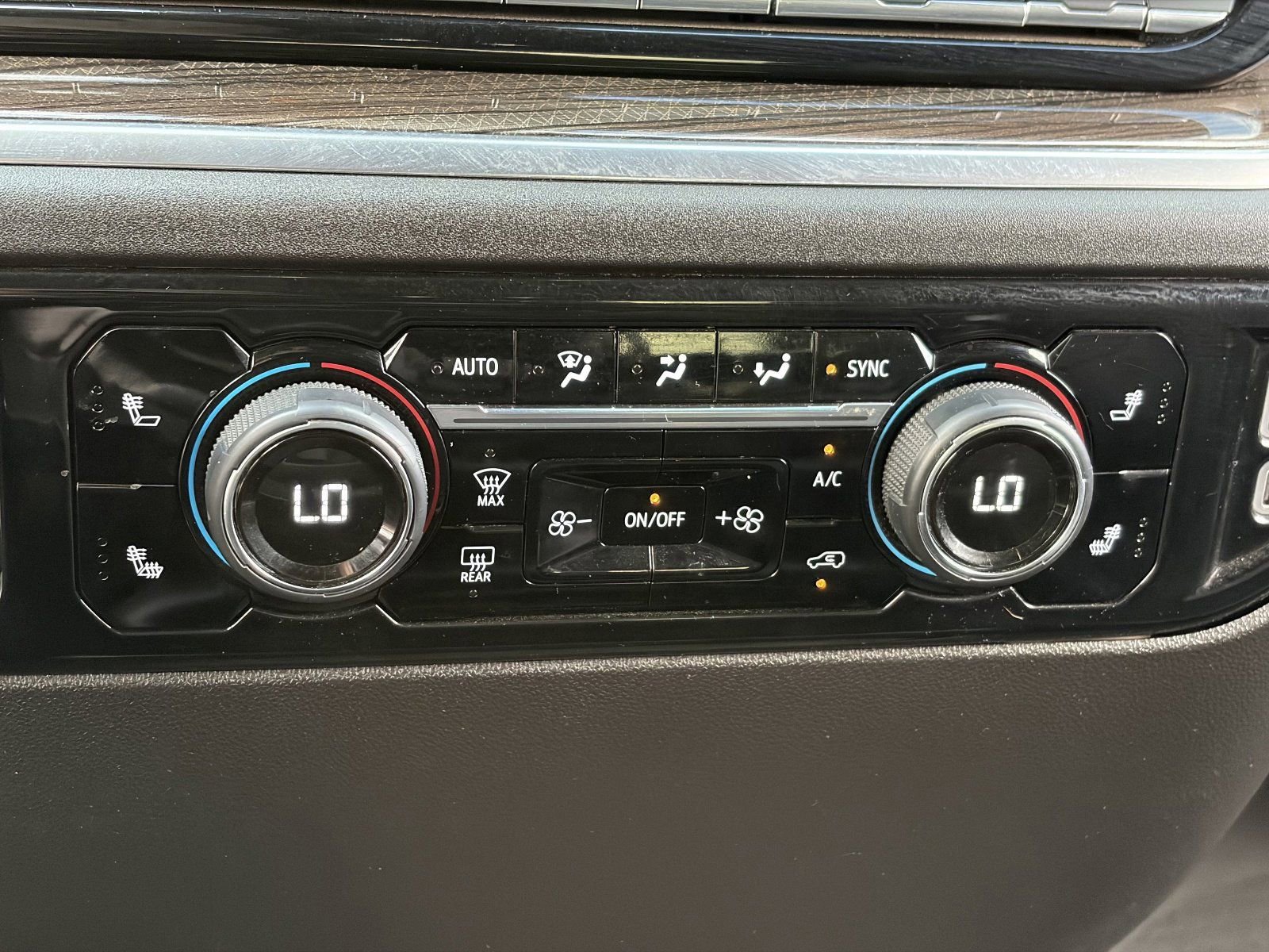 2024 Chevrolet Silverado 1500 LT - Photo 30