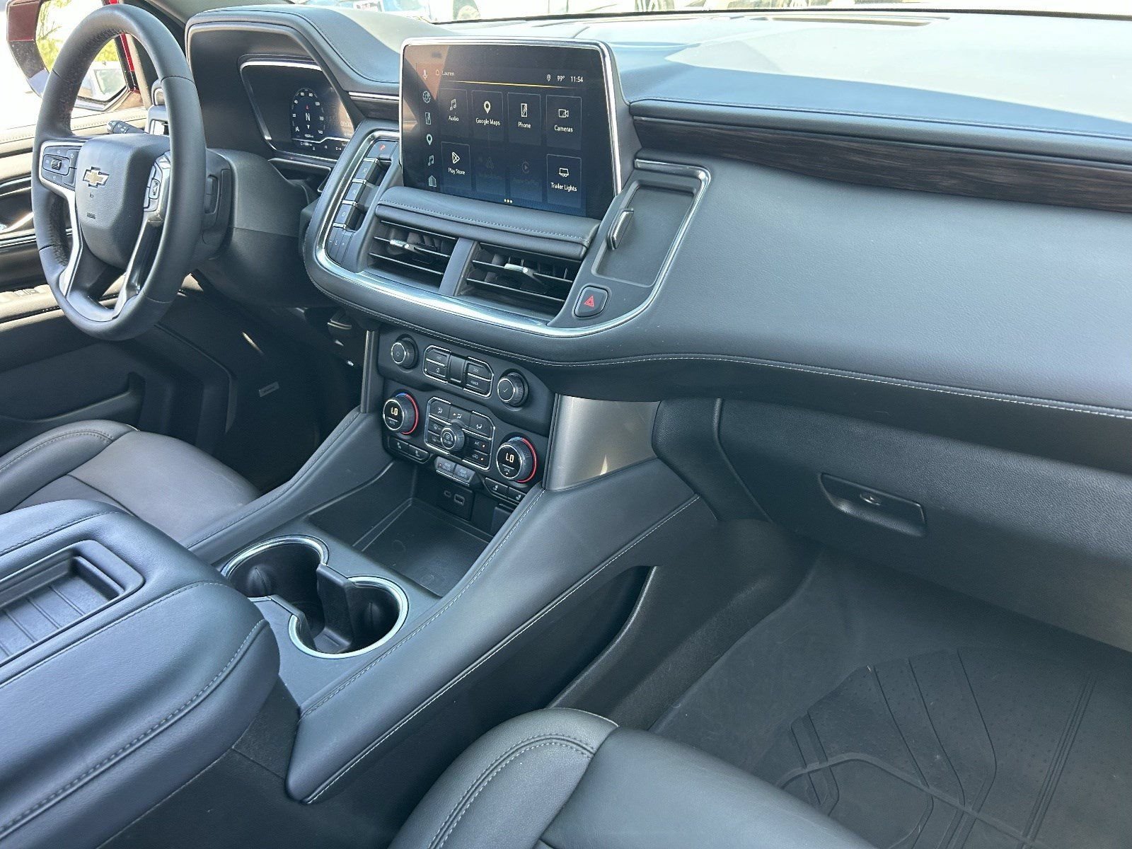2024 Chevrolet Suburban LT - Photo 13