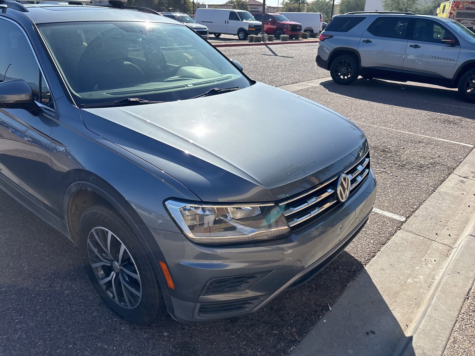 2019 Volkswagen Tiguan SE photo 2