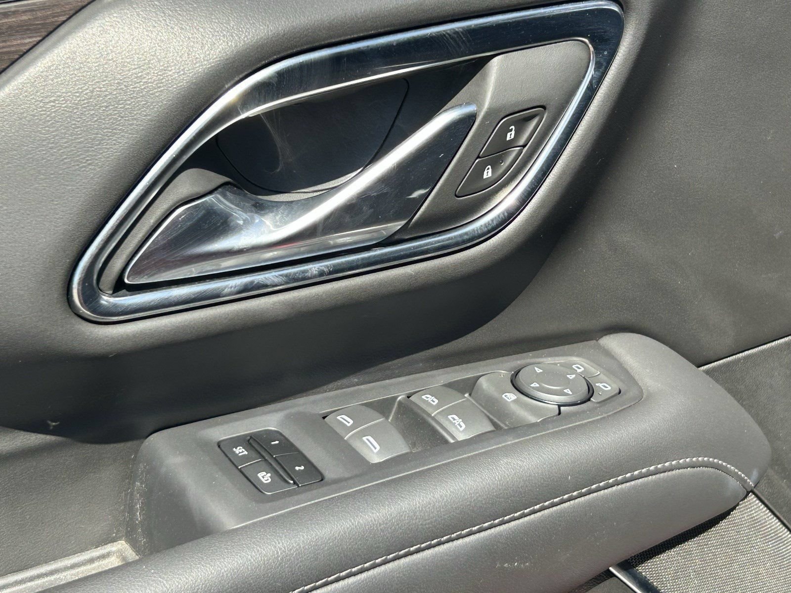 2024 Chevrolet Suburban LT - Photo 28