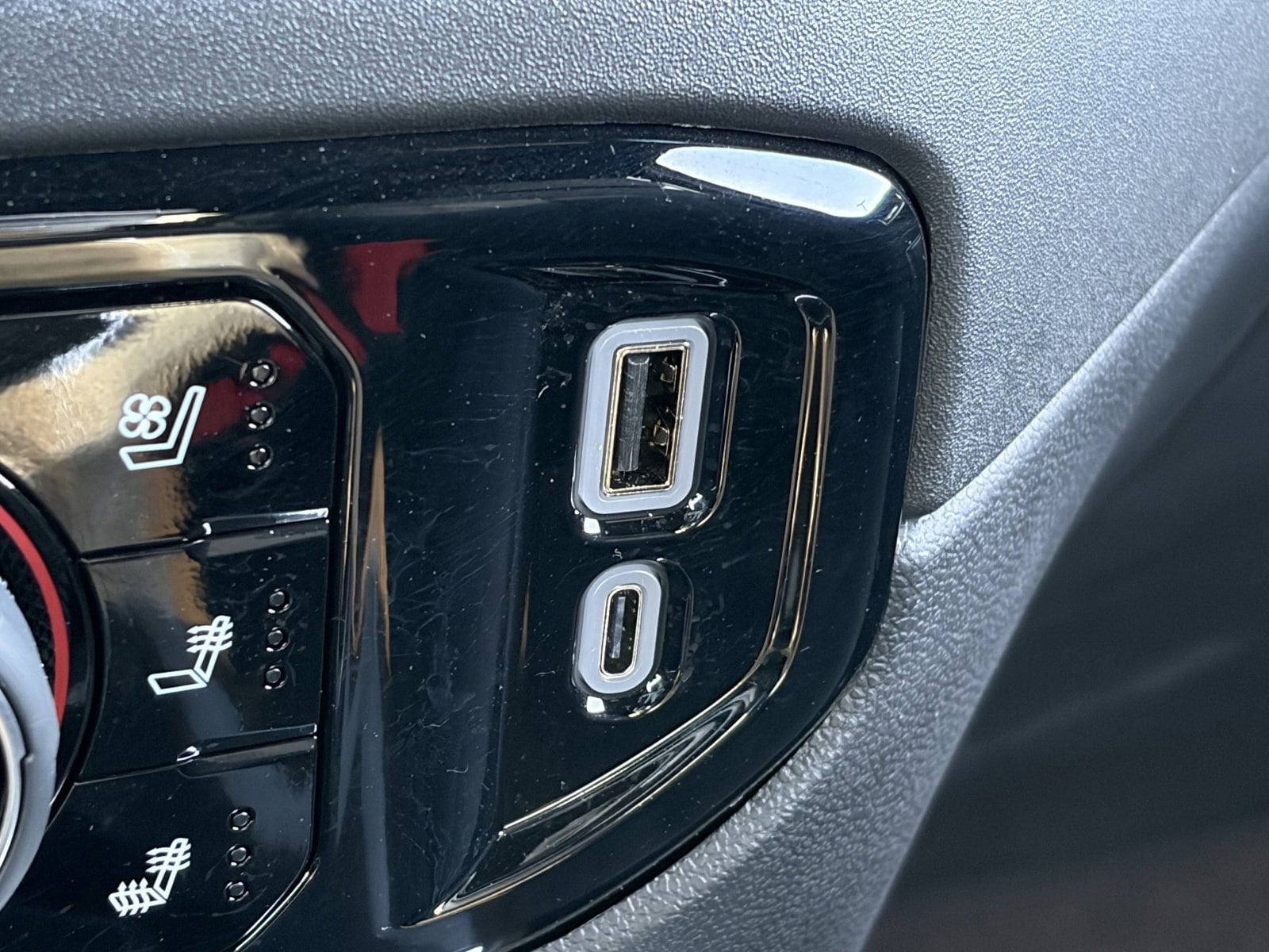 2025 Chevrolet Silverado 3500HD High Country - Photo 31
