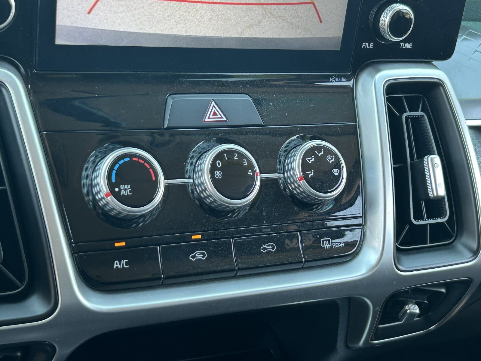 2021 Kia Sorento LX - Photo 31