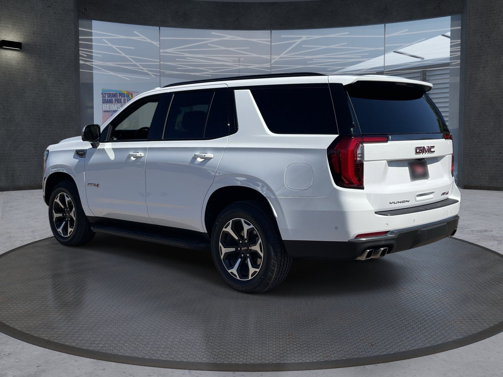 2025 GMC Yukon AT4 - Photo 4