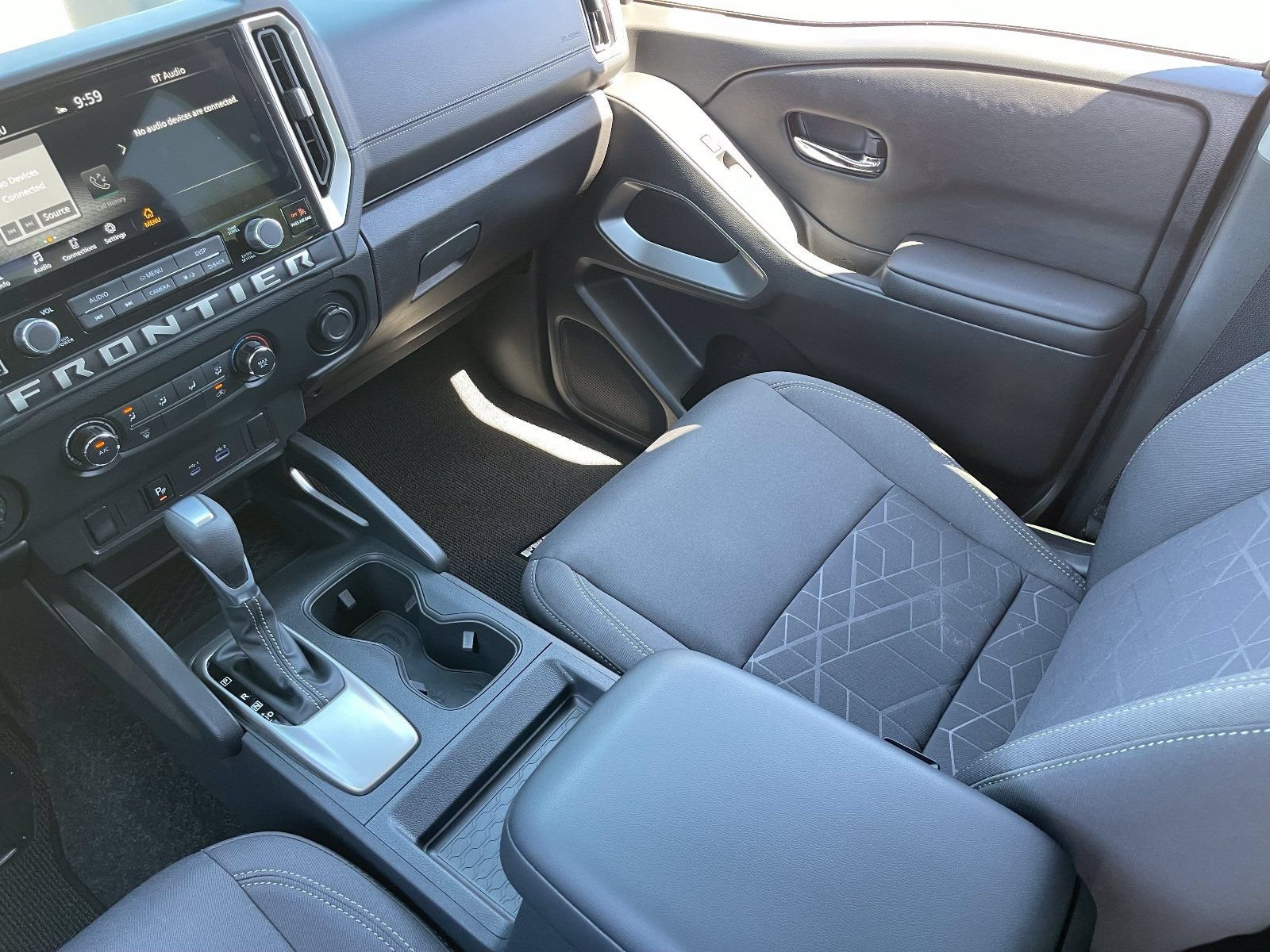 2026 Nissan Frontier SV - Photo 17