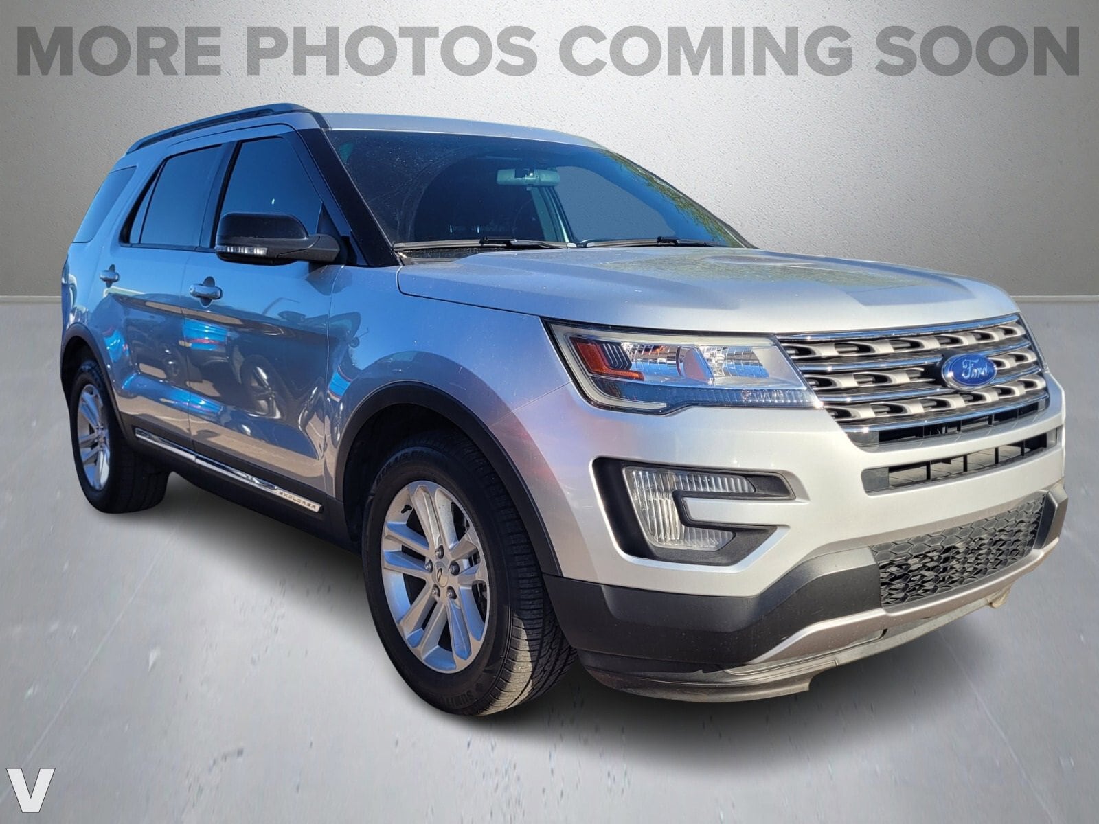 Image 3 of 2017 Ford Explorer XLT SUV