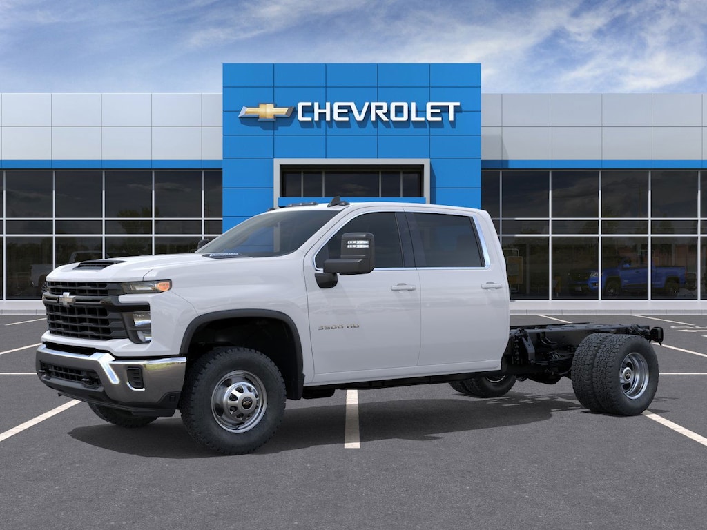 New 2025 Chevrolet Silverado 3500 HD Chassis Cab Work Truck Truck Crew Cab