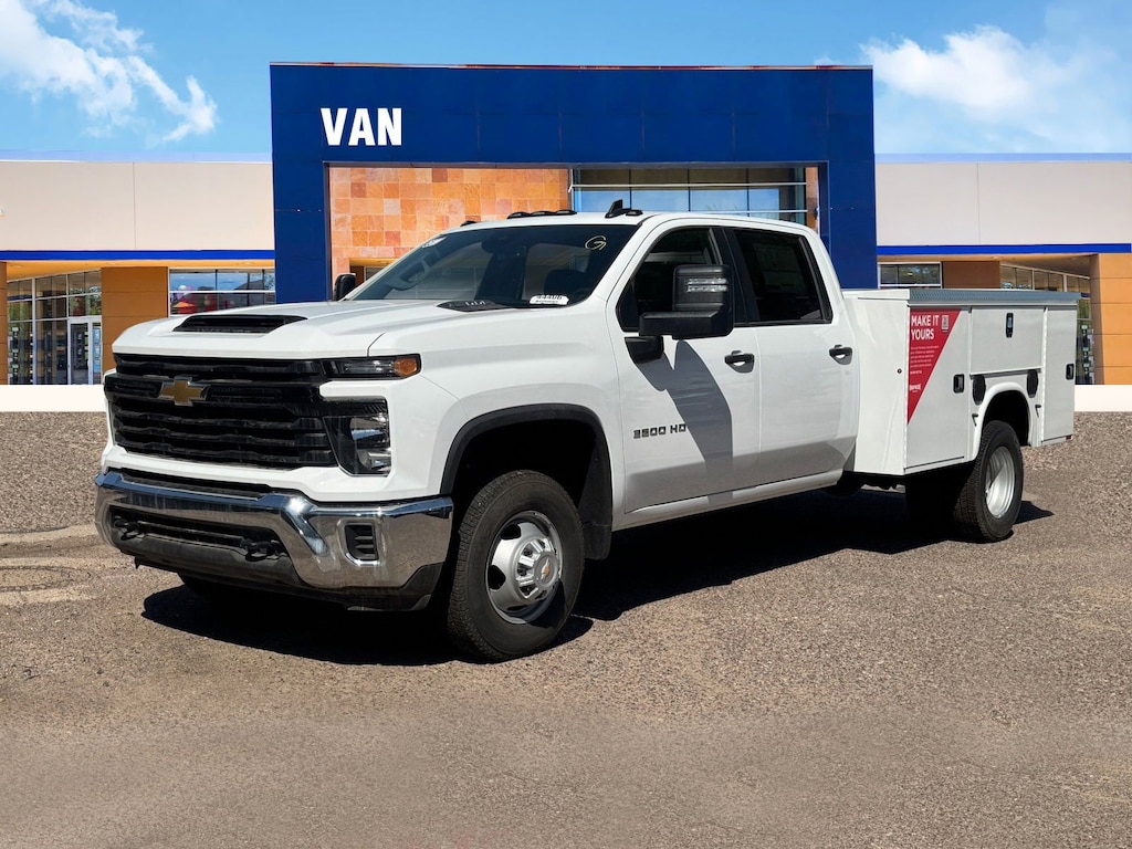 New 2025 Chevrolet Silverado 3500 HD Chassis Cab Work Truck Truck Crew Cab