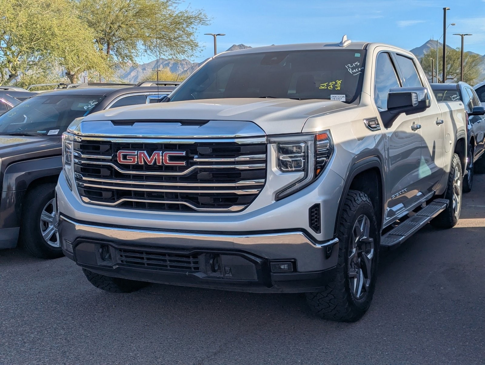 2022 GMC Sierra 1500 SLT's photo