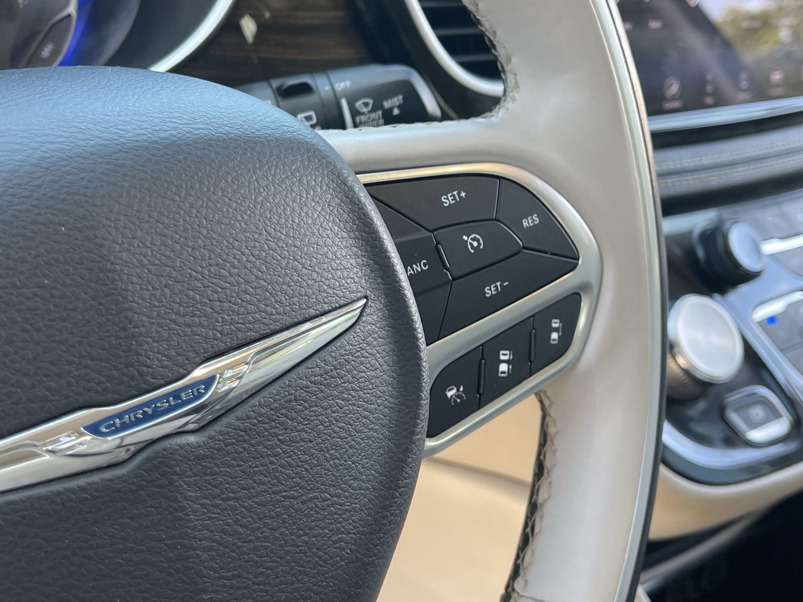2021 Chrysler Pacifica Limited - Photo 26