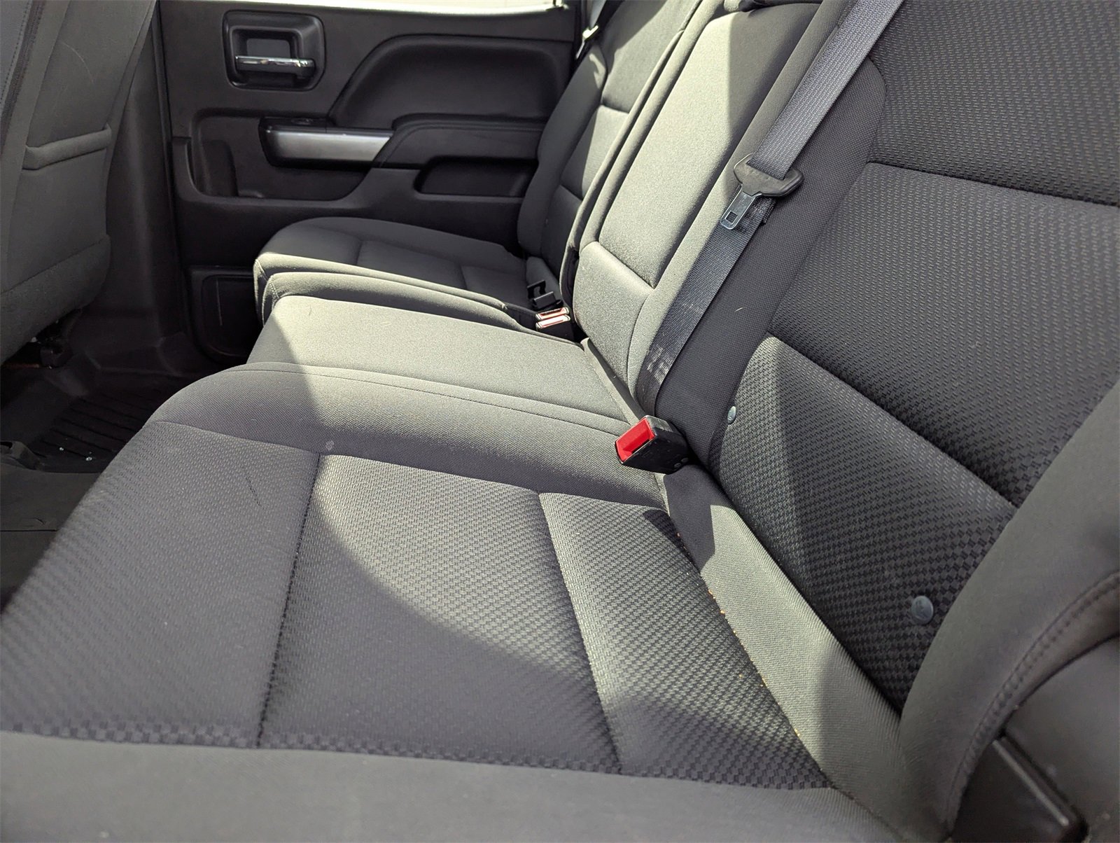 2018 Chevrolet Silverado 1500 LT photo 2