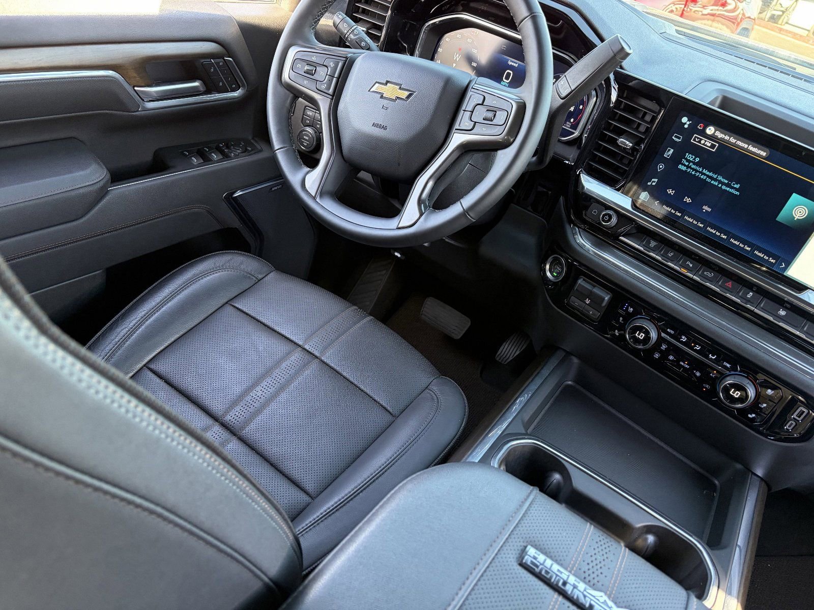 2025 Chevrolet Silverado 3500HD High Country - Photo 15