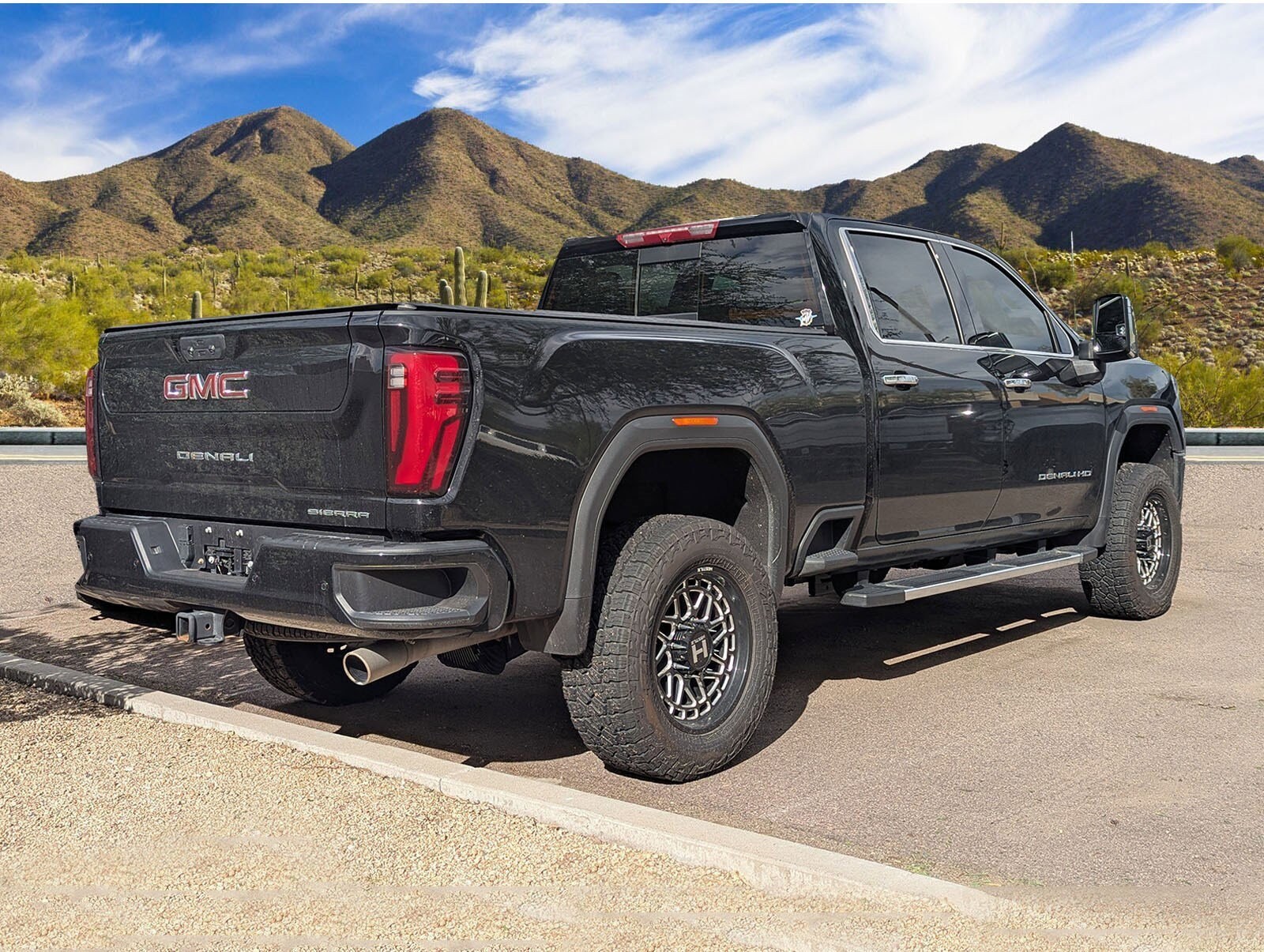 2024 Gmc Sierra 2500 HD Denali photo 2