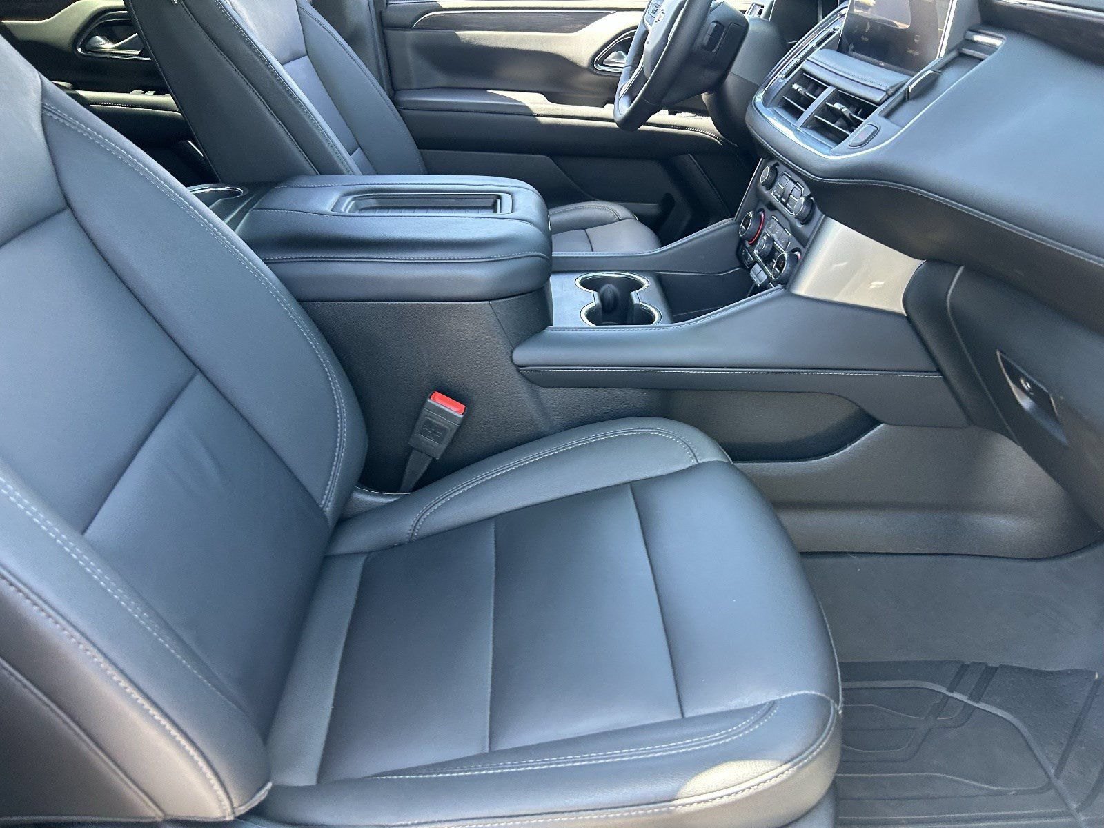 2024 Chevrolet Suburban LT - Photo 12