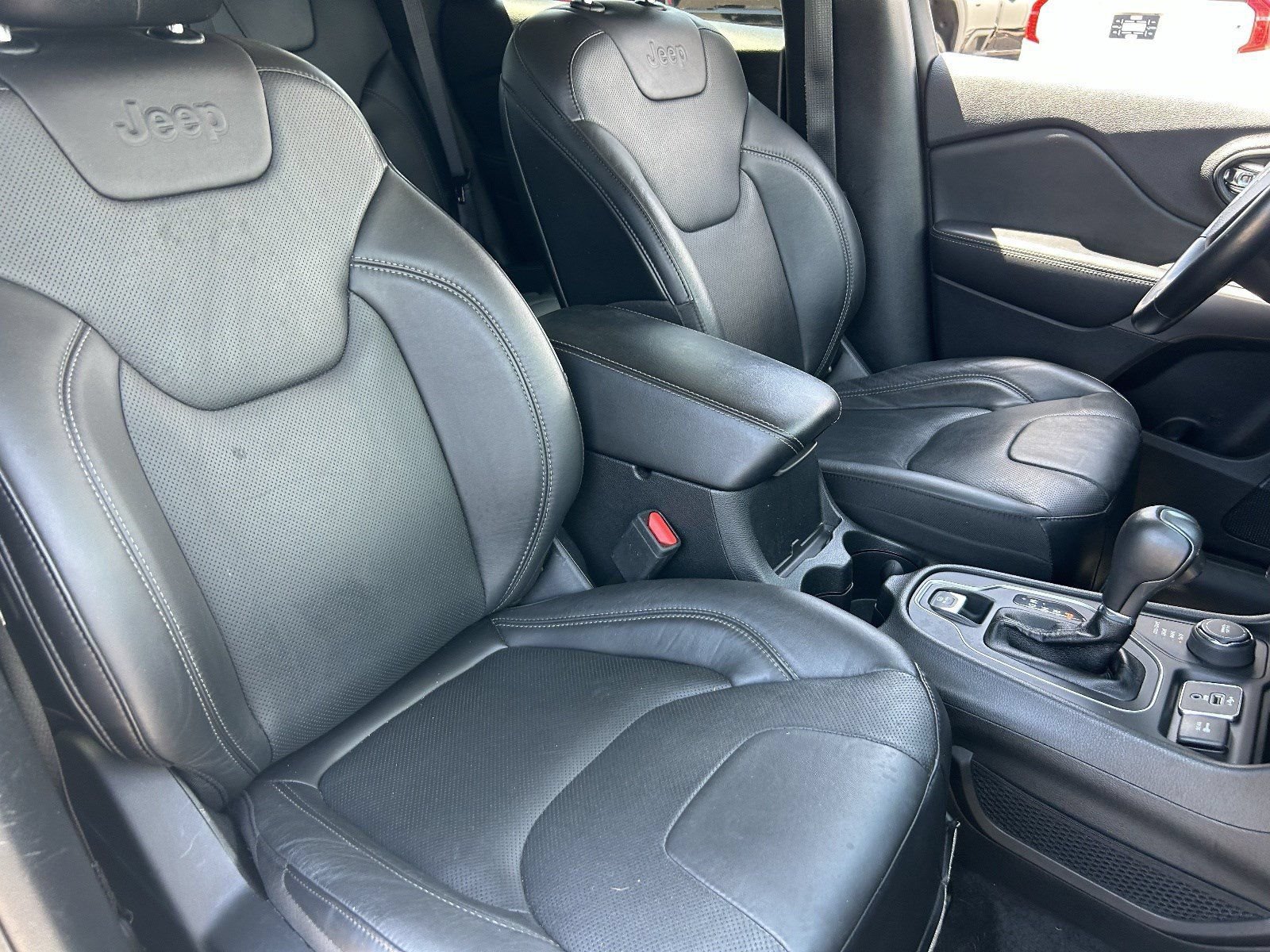 2021 Jeep Cherokee Latitude Lux - Photo 11
