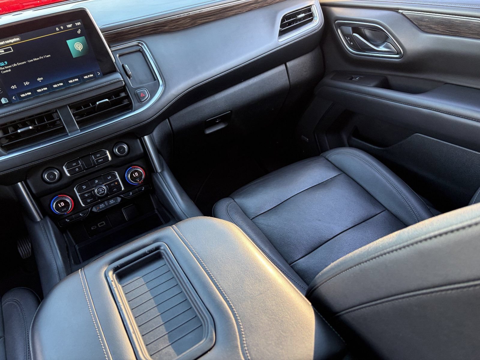 2022 Chevrolet Suburban Z71 - Photo 17