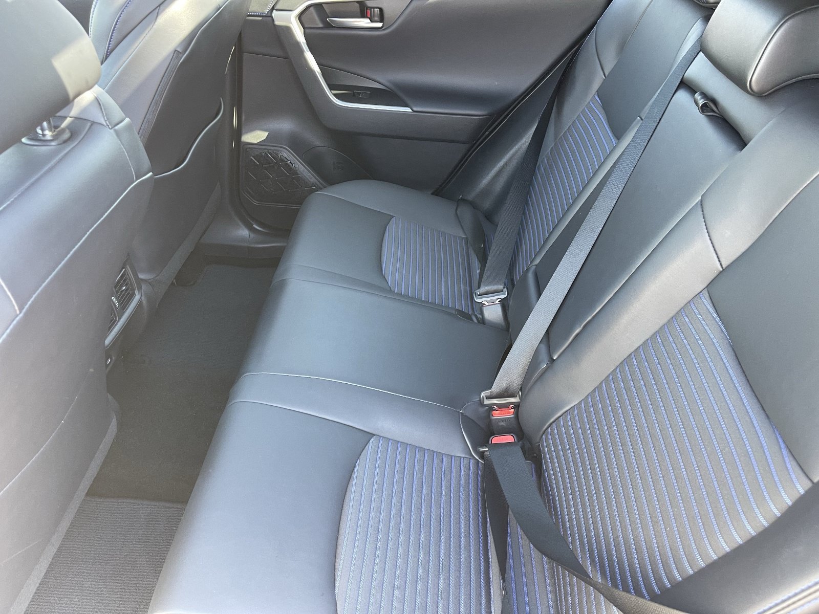 2023 Toyota RAV4 XSE - Photo 18