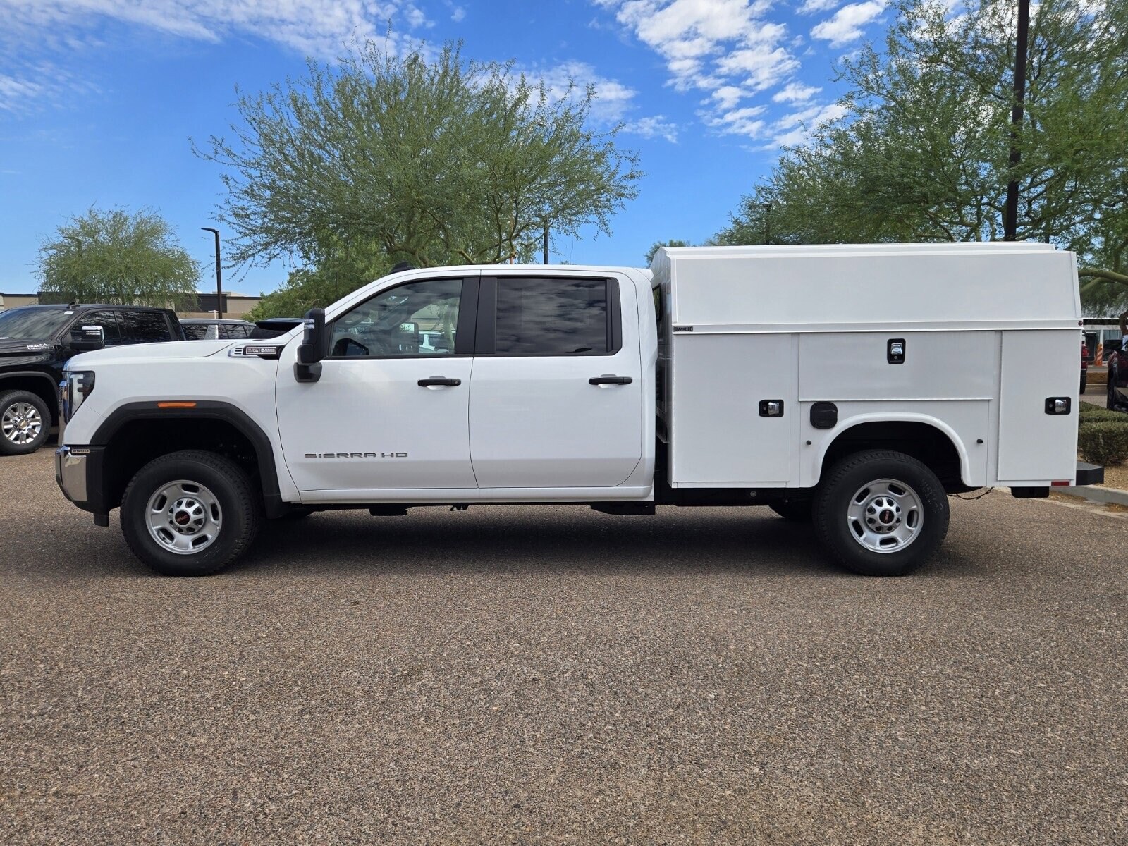 2025 Gmc Sierra 2500 HD Pro photo 2